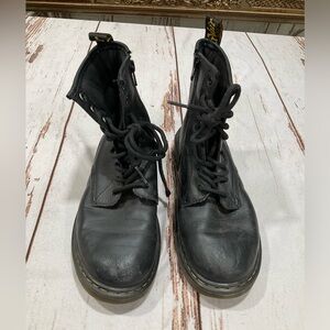 DR MARTEN 140Y BLACK LEATHER SIDE ZIP LACE UP COMBAT BOOTS